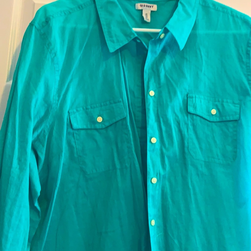 Old navy long sleeve shirt